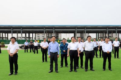 潍坊市委书记、市人大常委会主任惠新安带队对山东GA黄金甲健康产业园项目进行观摩点评