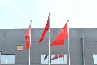 五星红旗，高高飘扬!